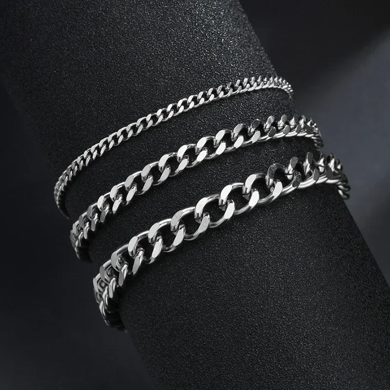 Curb chain bracelet