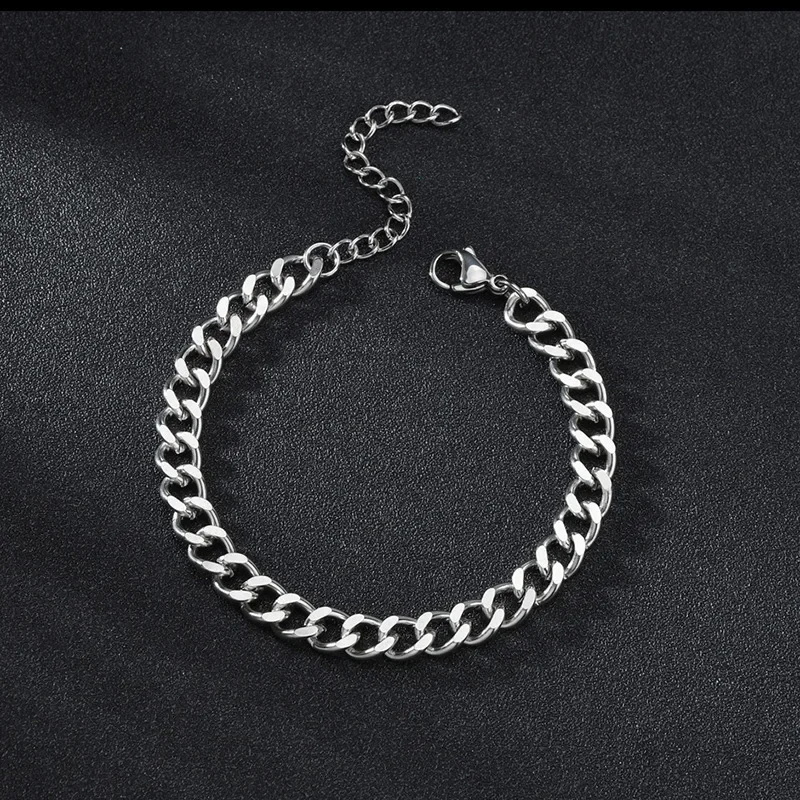 Curb chain bracelet