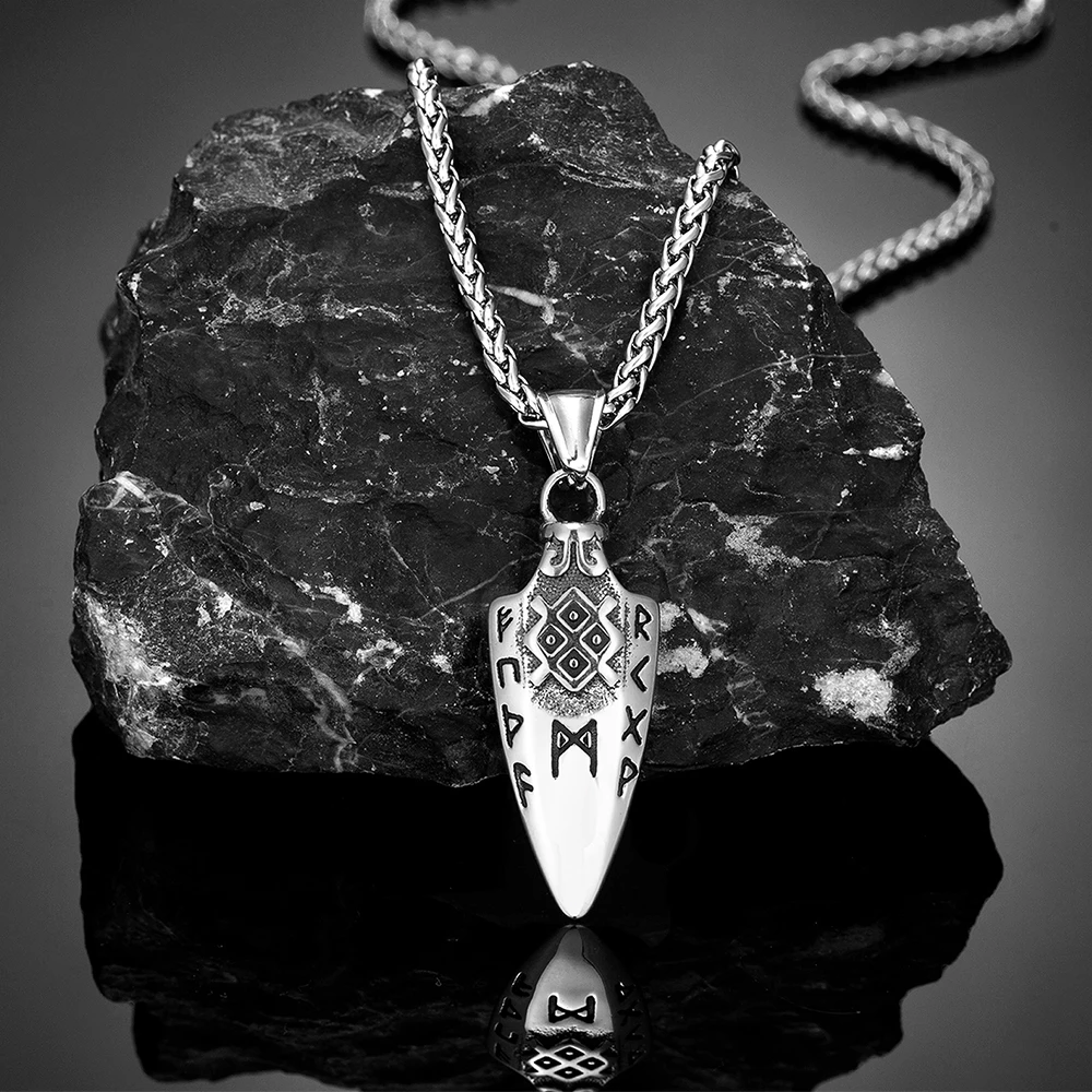 Gungnir spearhead pendant
