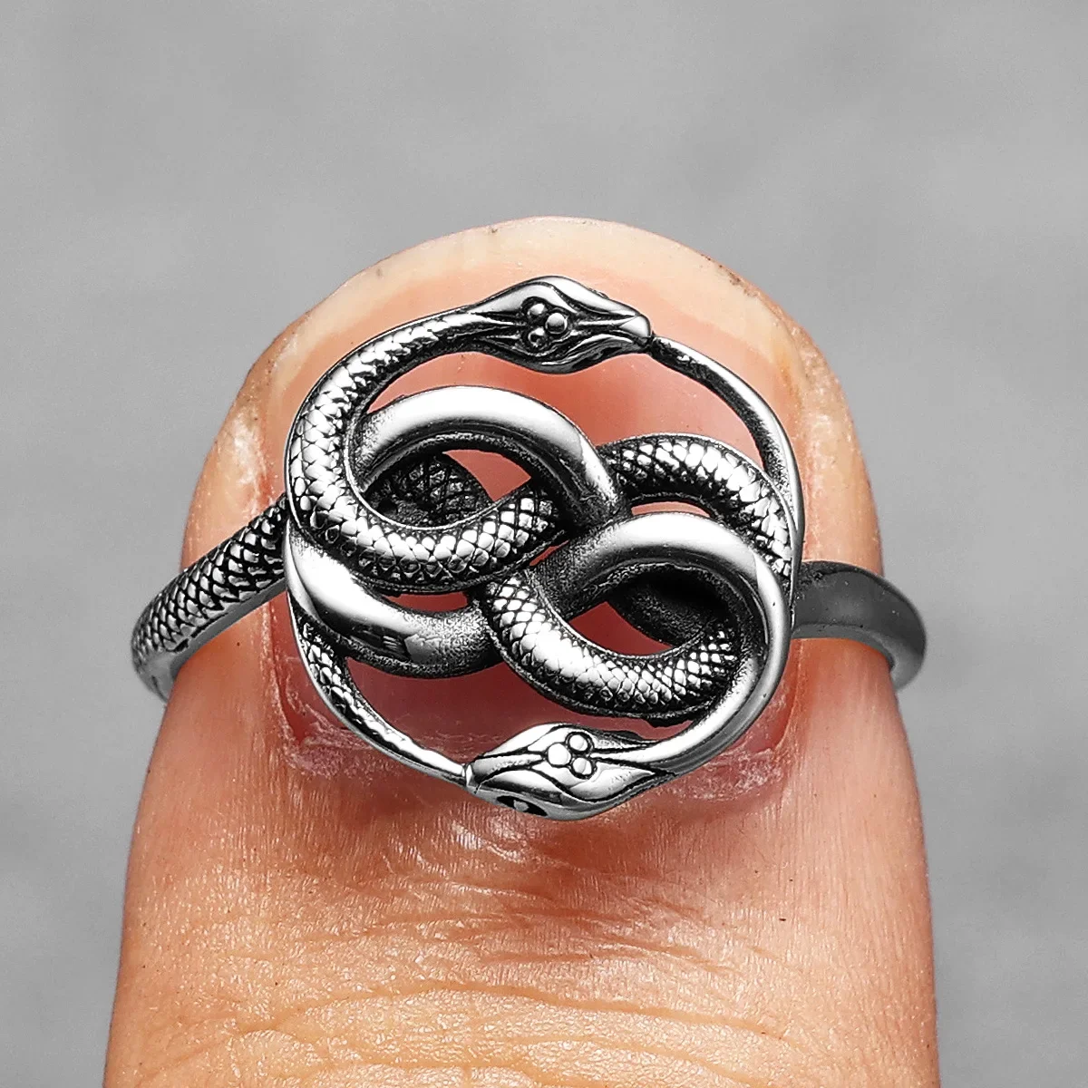 Jörmungandr knot ring