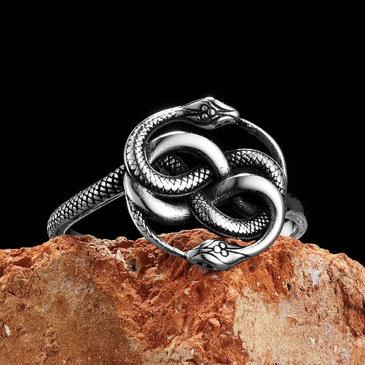 Jörmungandr knot ring
