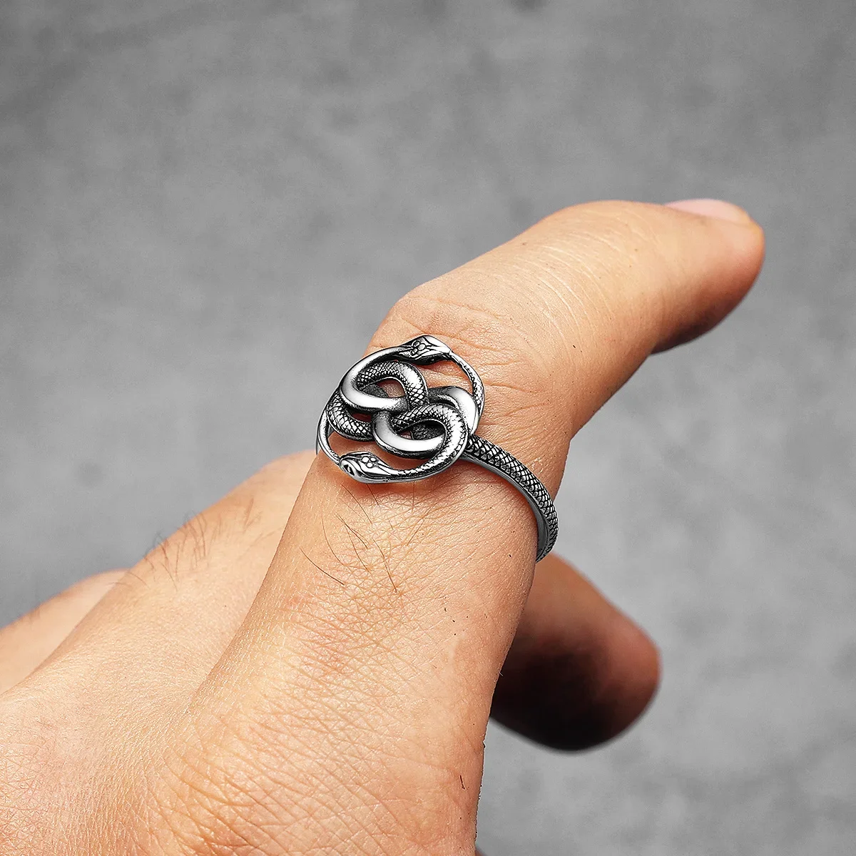 Jörmungandr knot ring
