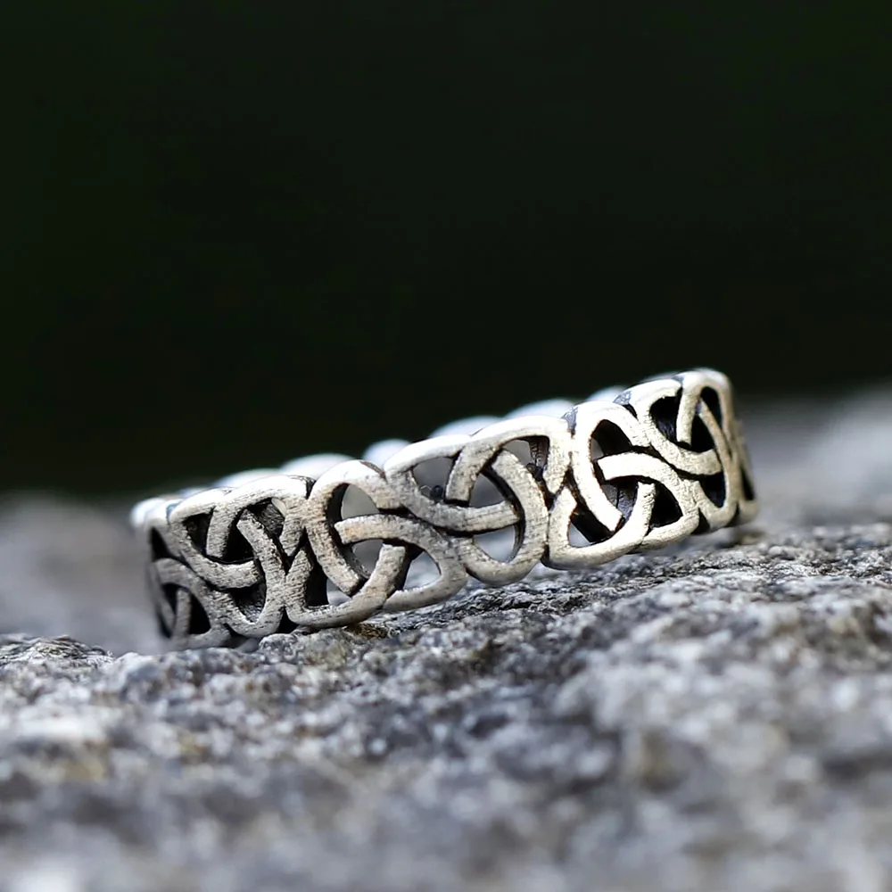 Openwork Celtic knot band