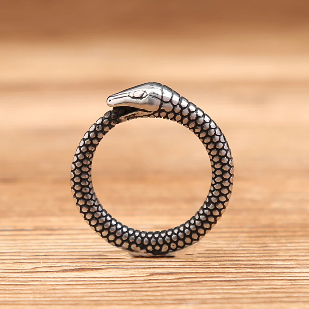 Ouroboros ring