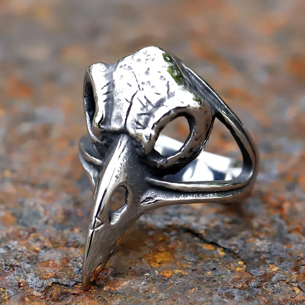 Raven skull ring