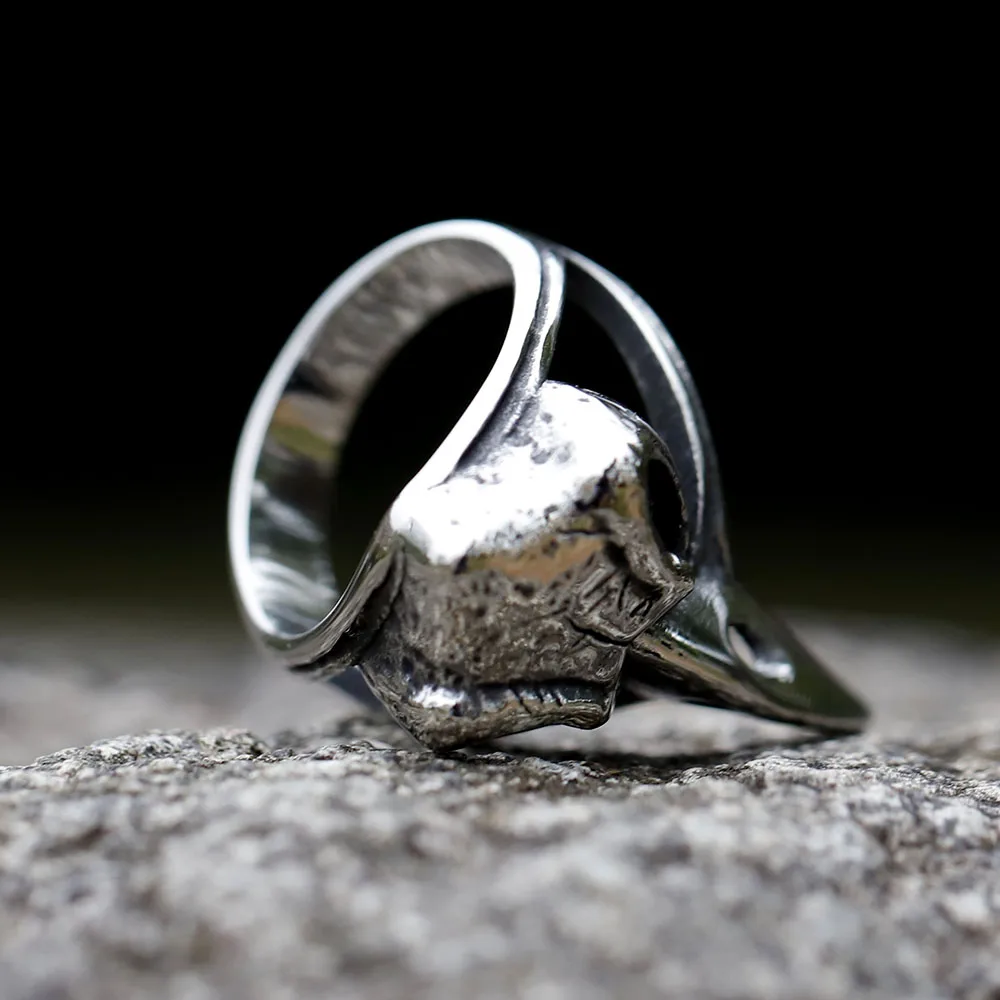 Raven skull ring