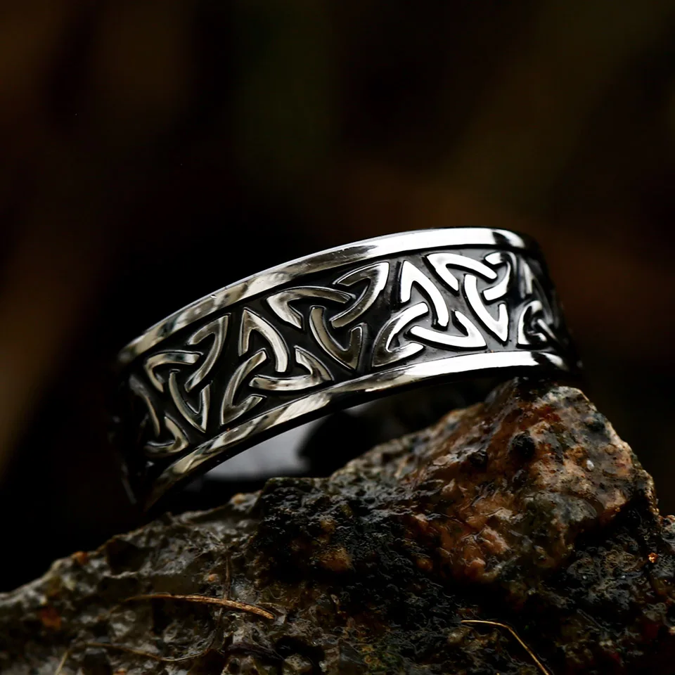 Valknut band ring