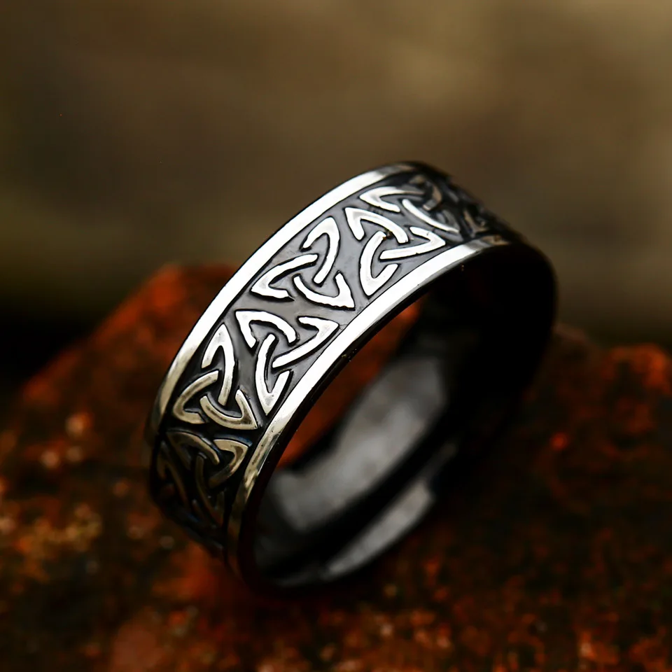 Valknut band ring