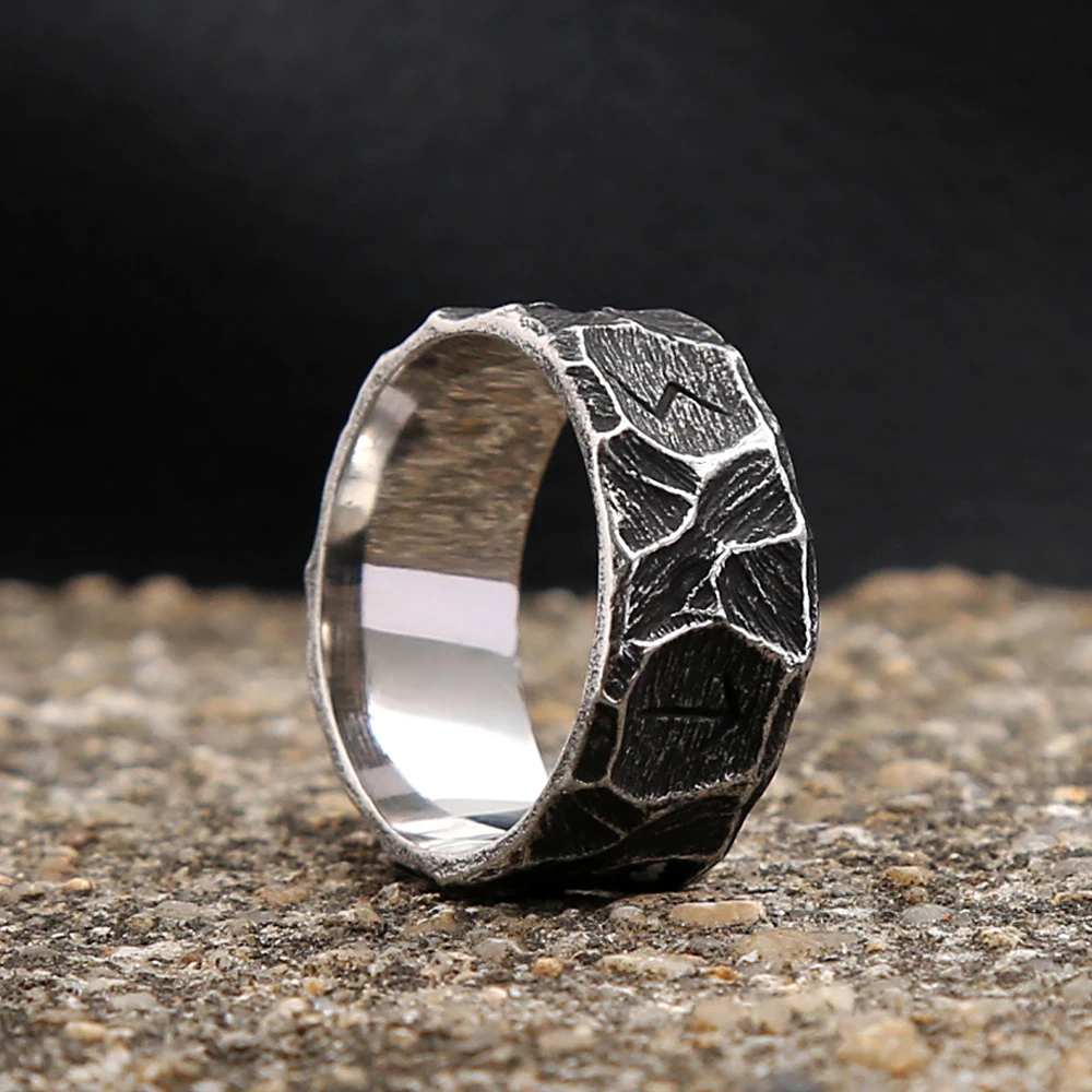 Vegvísir rune band