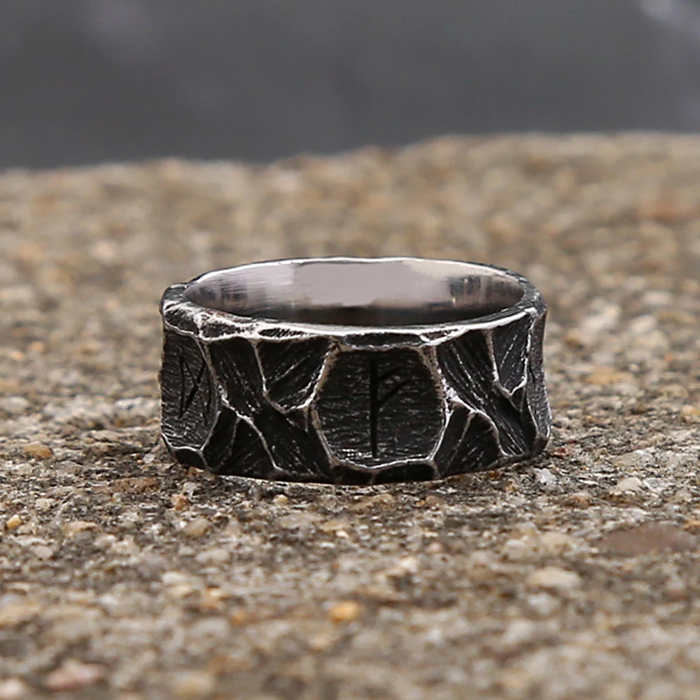Vegvísir rune band